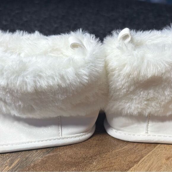 6-12 Build a Bundle Children’s Place White Fur Booties EPC 6-12 Months - Picture 8 of 8